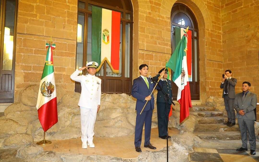 El Prof. Natale Arcuri rinde homenaje al «Grito».